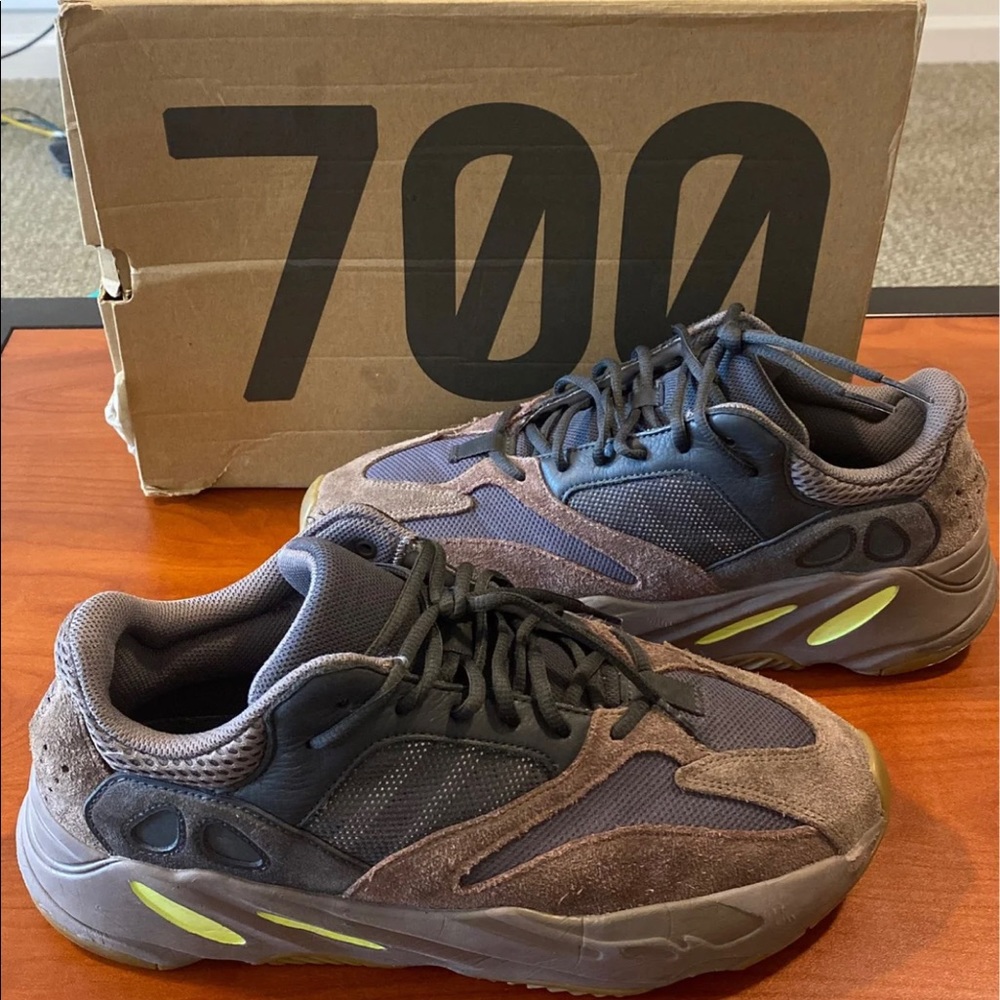 Adidas Yeezy Boost 700 Mauve